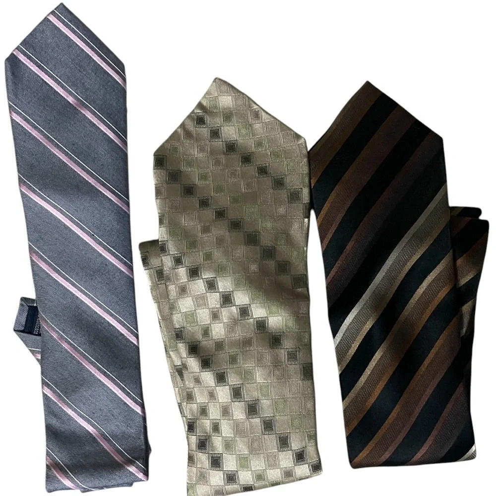 LOT OF 3 SILK NECK TIES KENNETH COLE REACTION / CALVIN KLEIN/ MICHAEL KORS MENS